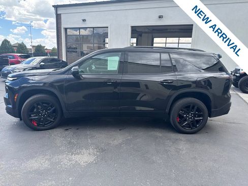 Used 2025 Chevrolet Traverse LT w/ Midnight/Sport Edition AWD/4WD image 4