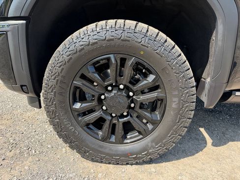 Used 2024 GMC Sierra 3500 Denali Ultimate AWD/4WD image 15