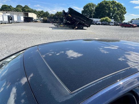 Used 2017 Volkswagen GTI SE FWD image 12