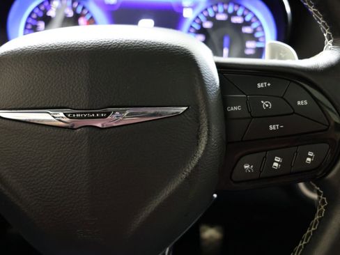 Used 2023 Chrysler 300 C RWD image 28