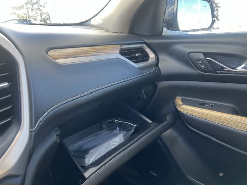 Used 2017 GMC Acadia Denali w/ Technology Package image 28