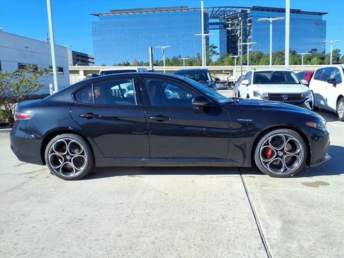 New 2025 Alfa Romeo Giulia w/ Veloce Package Rwd image 5
