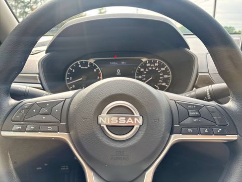 Used 2026 Nissan Altima 2.5 SV FWD image 28
