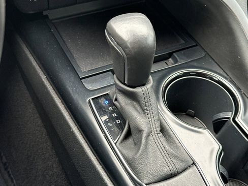 Used 2020 Toyota Camry SE FWD image 19