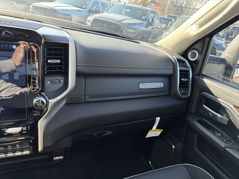 Used 2024 RAM 2500 Laramie image 22