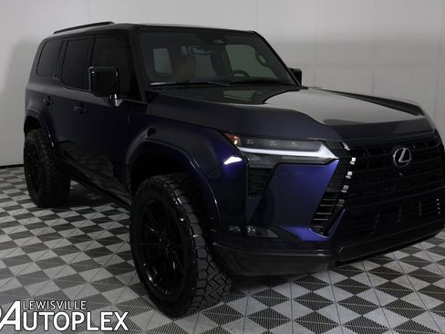 Used 2025 Lexus GX 550 w/ Accessory Package (2T) image 3