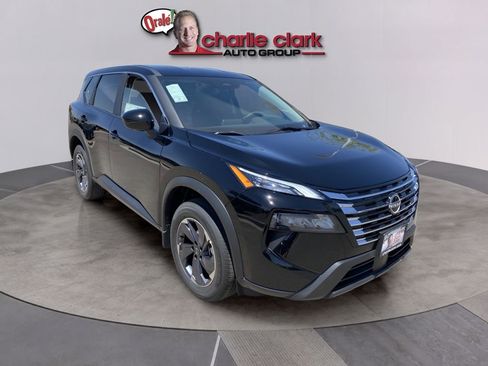 Used 2024 Nissan Rogue SV image 8