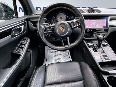 Used 2023 Porsche Macan S image 8