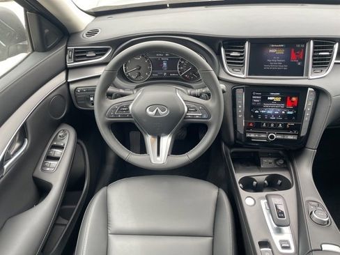Certified 2025 INFINITI QX50 Pure image 9