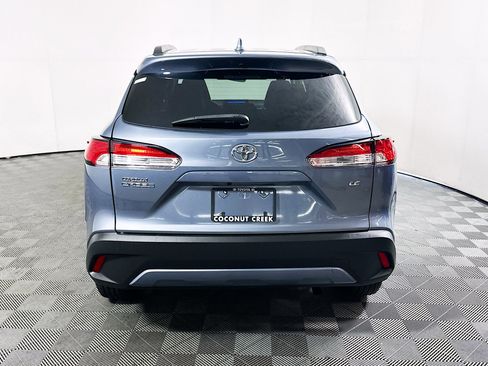 Used 2023 Toyota Corolla Cross LE w/ Moonroof Package image 4