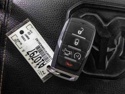 Used 2022 RAM 1500 Laramie AWD/4WD image 32