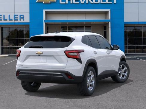 New 2026 Chevrolet Trax LS w/ LS Convenience Package image 4