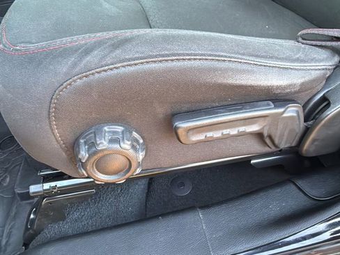 Used 2021 Jeep Wrangler Unlimited Rubicon image 12