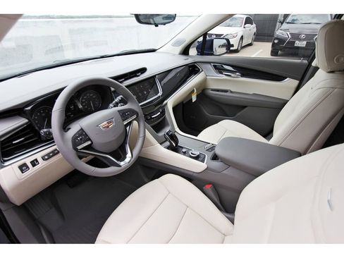 New 2025 Cadillac XT6 Premium Luxury w/ Technology Package image 13