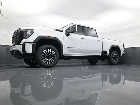 Used 2025 GMC Sierra 2500 Denali Ultimate image 21