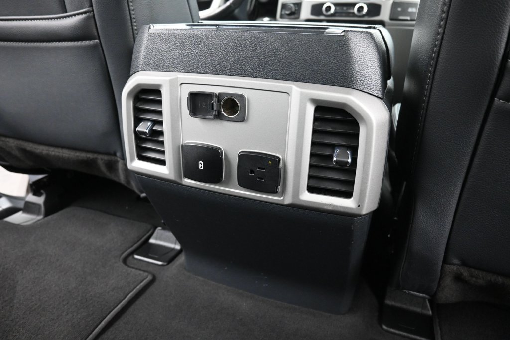 Used 2022 Ford F350 Lariat w/ Lariat Ultimate Package AWD/4WD image 4