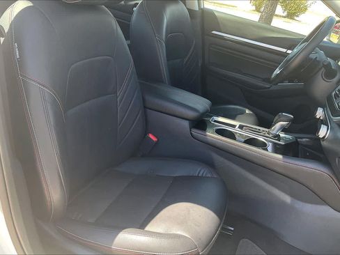 Used 2023 Nissan Altima 2.5 SR w/ SR Premium Package FWD image 11
