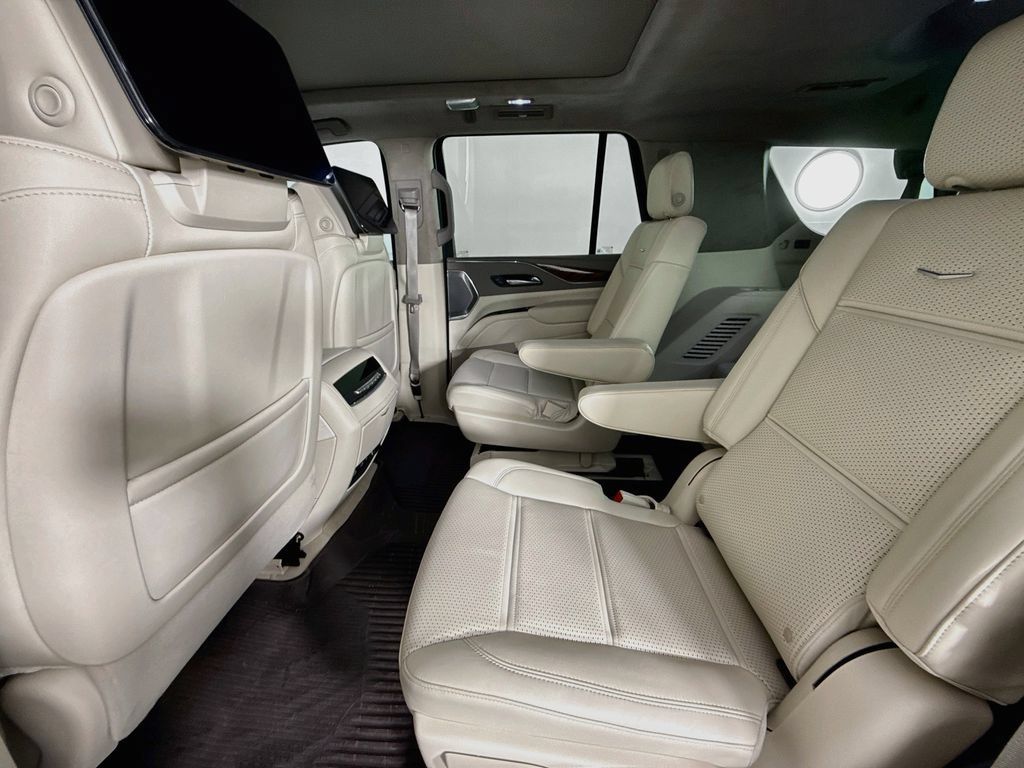 Used 2024 Cadillac Escalade Sport Platinum w/ LPO, ONYX Package AWD/4WD image 25