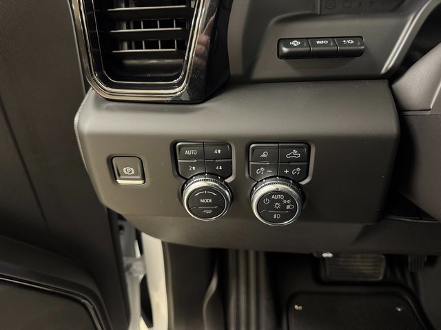 Used 2025 GMC Sierra 1500 AT4 w/ AT4 Premium Package AWD/4WD image 10