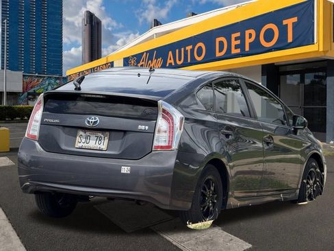 Used 2014 Toyota Prius One FWD image 5