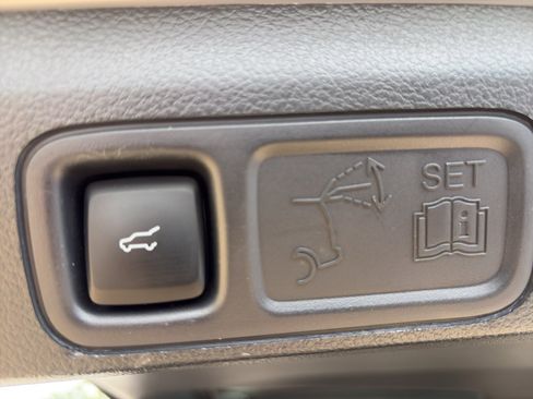 Used 2024 Ford Expedition Limited RWD image 24