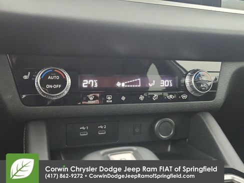 Used 2025 Mitsubishi Outlander SE image 26