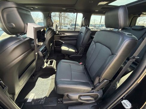 New 2026 Jeep Grand Wagoneer Limited AWD/4WD image 11