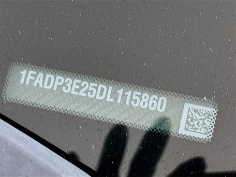 Used 2013 Ford Focus S image 28