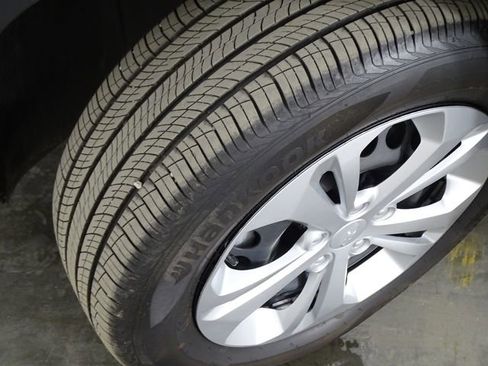 Used 2024 Chevrolet Trax LS image 38