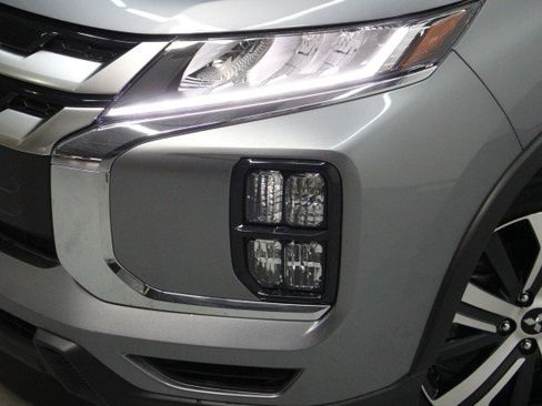 New 2026 Mitsubishi Outlander Sport SE image 2