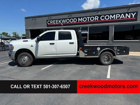 Used 2024 RAM 3500 Tradesman w/ Chrome Appearance Group AWD/4WD image 6
