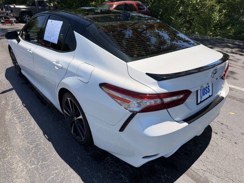 Used 2018 Toyota Camry XSE FWD image 5