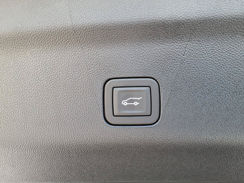 New 2026 GMC Yukon AT4 w/ AT4 Premium Plus Package AWD/4WD image 8