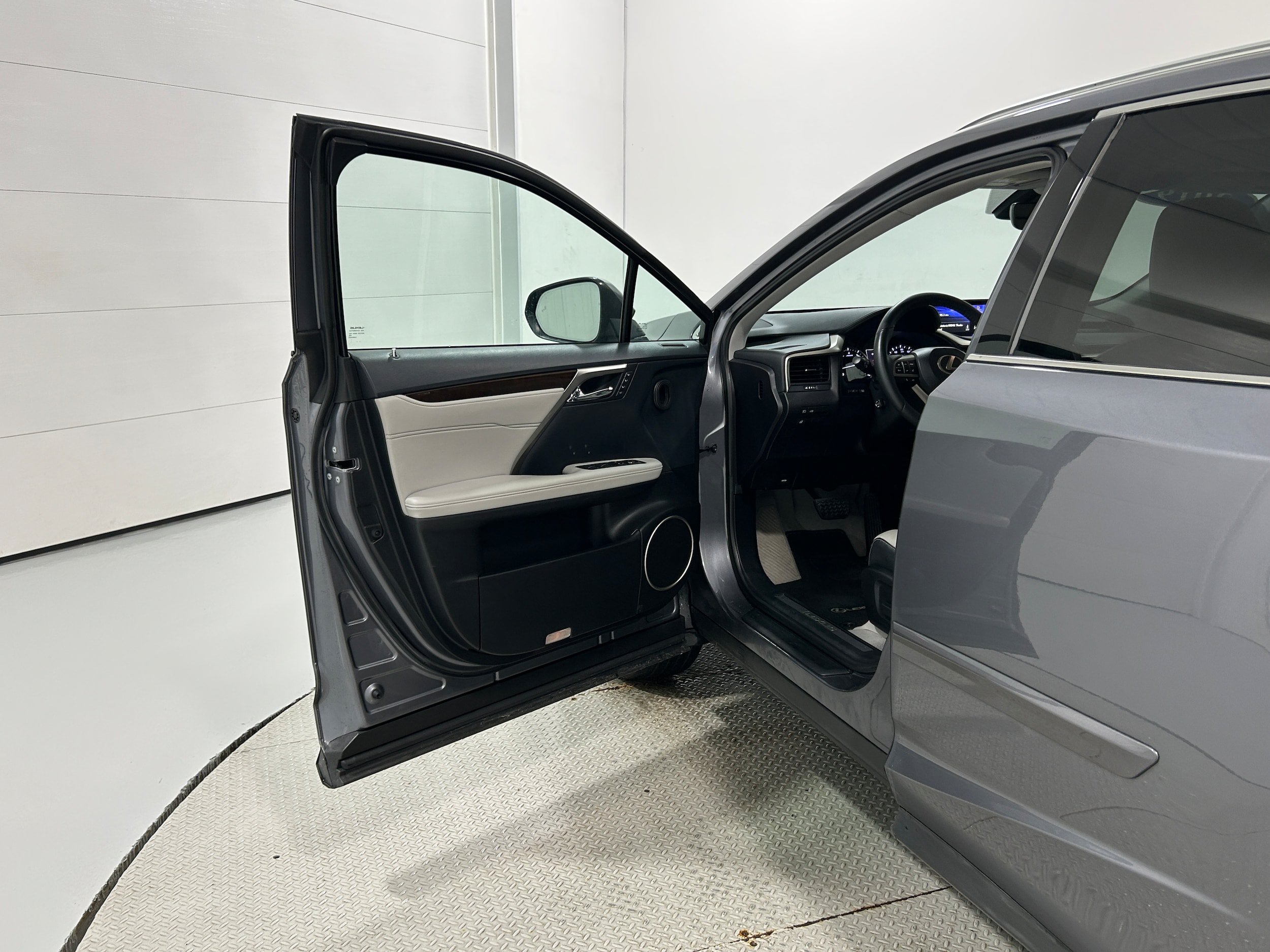Used 2019 Lexus RX 350 AWD w/ Navigation Package image 26