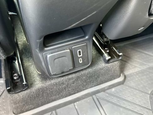 Used 2025 Chevrolet TrailBlazer ACTIV w/ Convenience Package FWD image 18
