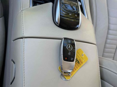 Used 2019 Mercedes-Benz S 560 Sedan image 9