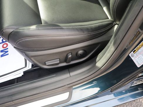 Used 2025 Genesis G70 2.5T RWD image 17