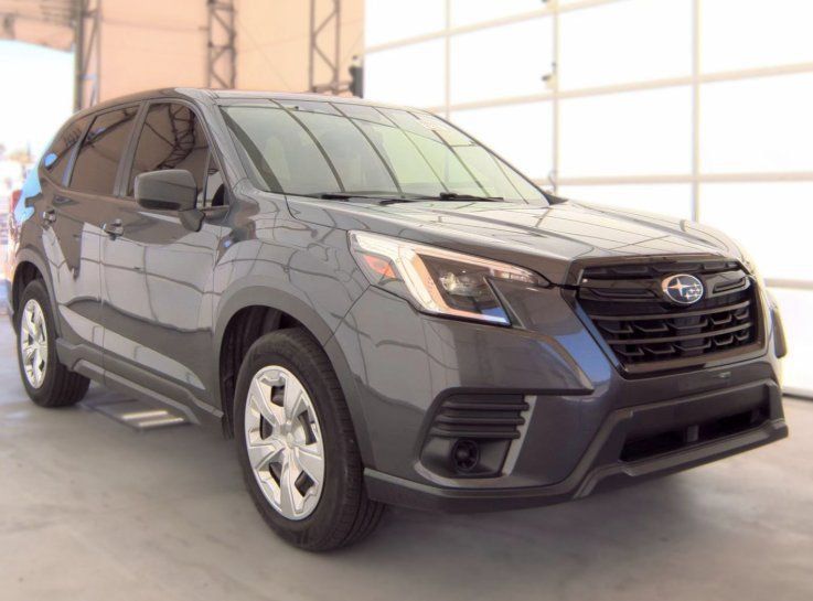 Used 2023 Subaru Forester AWD/4WD image 5