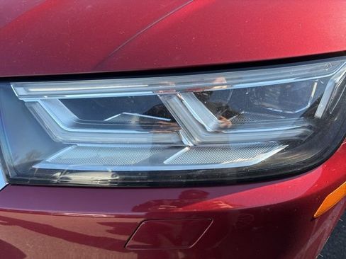 Used 2018 Audi SQ5 Prestige w/ Prestige Package image 2