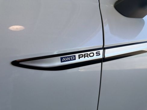 Used 2023 Volkswagen ID.4 Pro S AWD/4WD image 32