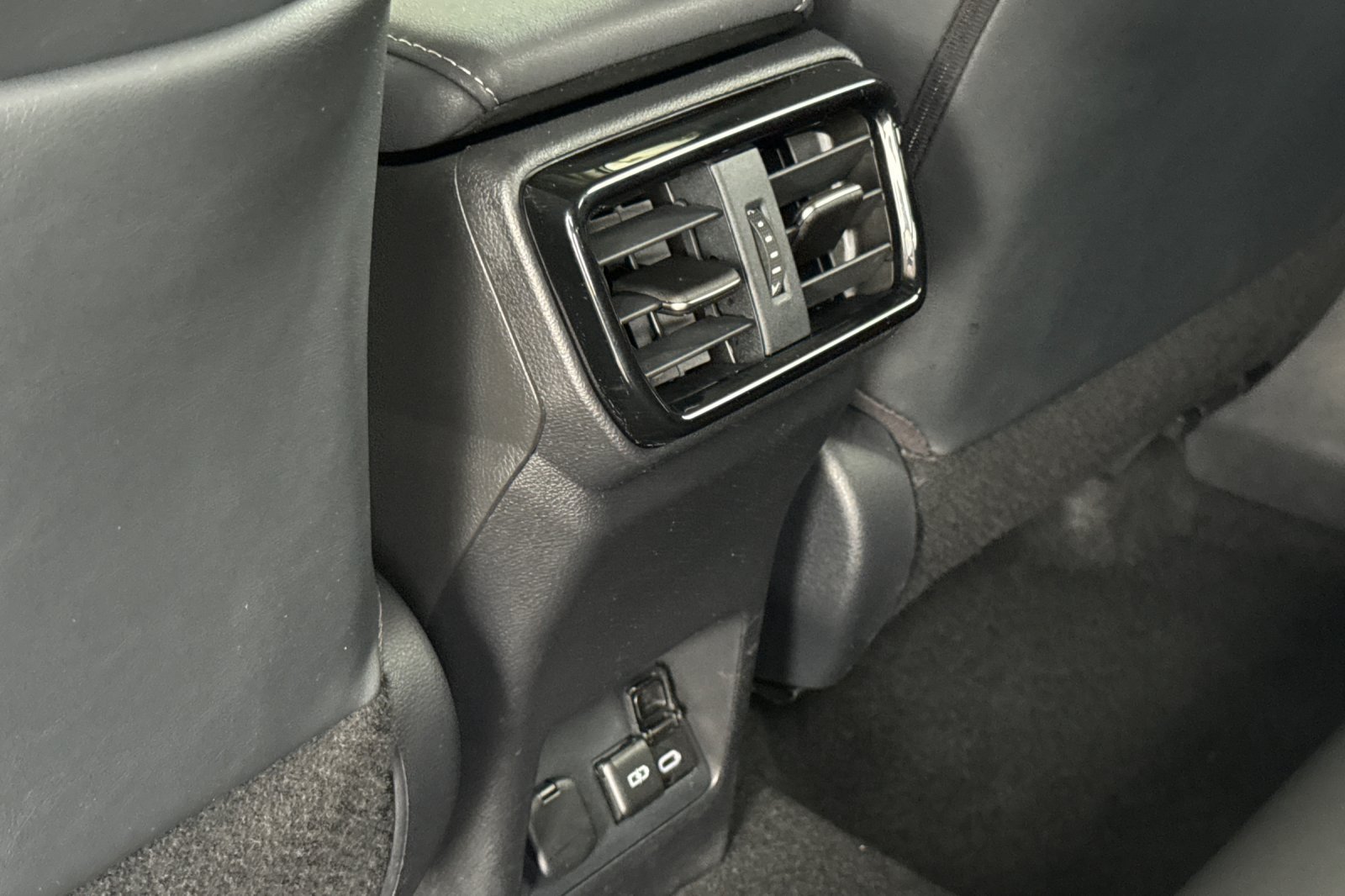 Used 2025 Lexus NX 250 FWD w/ Accessory Package (Z2) image 15