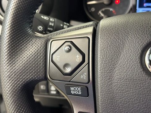 Used 2022 Toyota Tacoma TRD Off-Road image 30