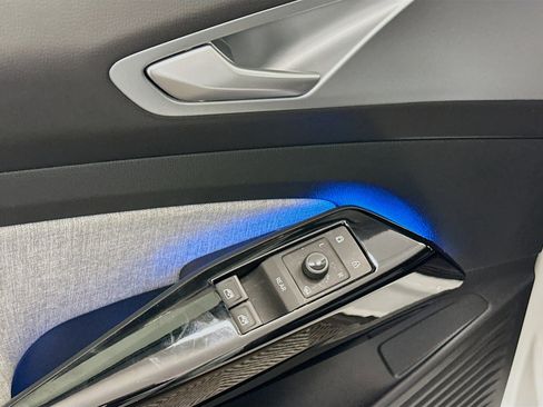 Used 2023 Volkswagen ID.4 Pro AWD/4WD image 15