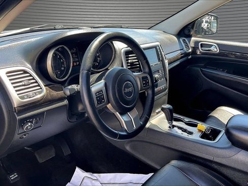 Used 2013 Jeep Grand Cherokee Laredo AWD/4WD image 16