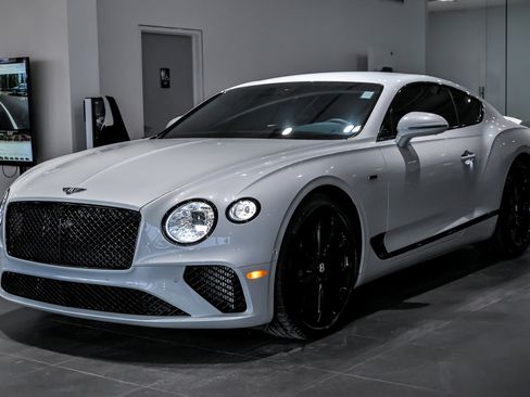 Used 2024 Bentley Continental GT image 5