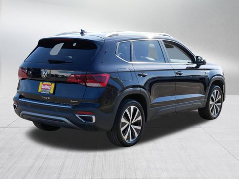 Used 2022 Volkswagen Taos SE image 7