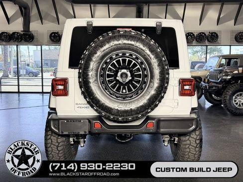 Used 2025 Jeep Wrangler Unlimited Sahara w/ Safety Group AWD/4WD image 17