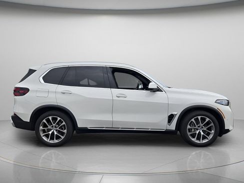 Used 2026 BMW X5 xDrive40i w/ Climate Comfort Package AWD/4WD image 4