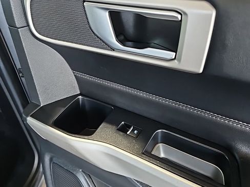 Used 2022 Ford Explorer XLT image 15