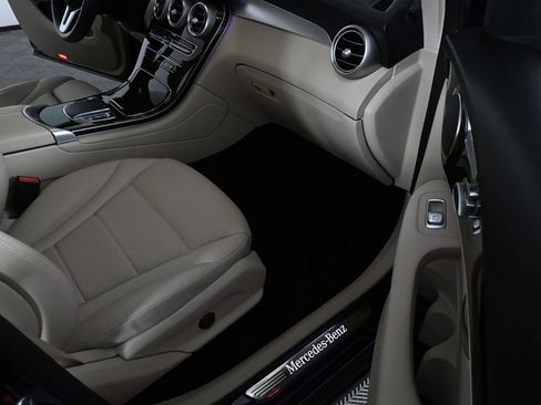 Certified 2022 Mercedes-Benz GLC 300 image 23